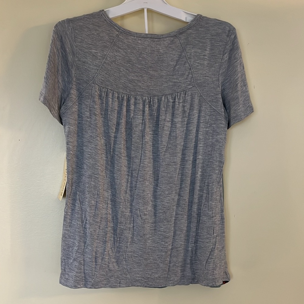 Rewind brand new gray and blue floral Tshirt - Picture 5 of 7